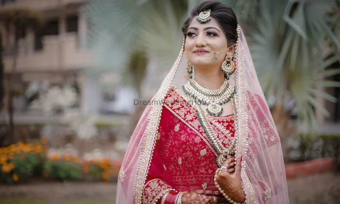 THE LAST BENCH PHOTOGRAPHERS